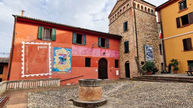 Dozza, piazza Carducci